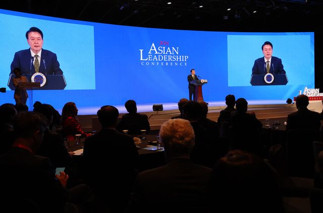 윤석열 대통령이 22일 열린 '2024 아시안리더십콘퍼런스 개회식'에서 축사하고 있다. [사진=연합뉴스]
