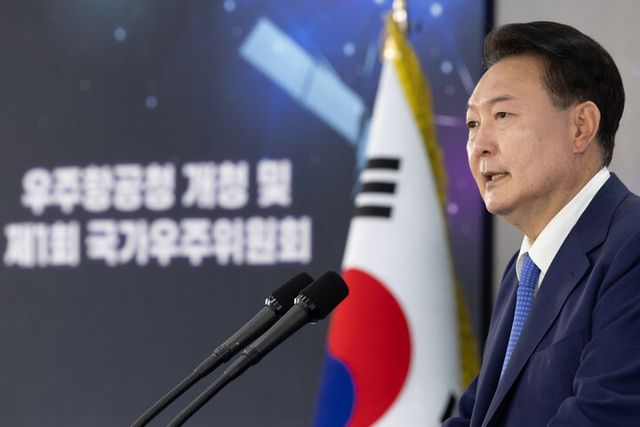 윤석열 대통령이 30일 경남 사천시 우주항공청 임시청사에서 열린 우주항공청 개청식 및 제1차 국가우주위원회에서 축사를 하고 있다. [사진=대통령실]