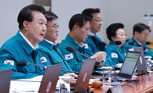 윤석열 대통령이 19일 서울 용산 대통령실 청사에서 열린 을지 및 제36회 국무회의에서 모두 발언을 하고 있다. [사진=연합뉴스]