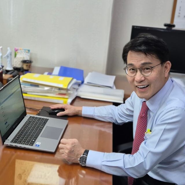 윤상현 국민의힘 의원이 13일 민주파출소에 스스로 신고하고 있다. [사진=국민의힘]