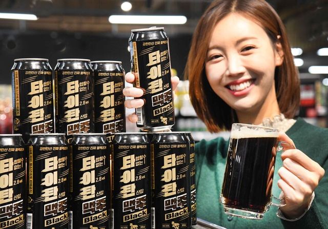 홈플러스 자체 브랜드(PB) 맥주 상품 '타이탄'. [사진=홈플러스]