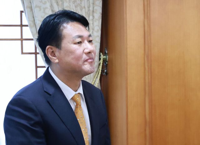 김태효 국가안보실 1차장이 7일 정부서울청사에서 열린 주한대사 신임장 제정식에 배석해 행사 시작을 기다리고 있다. 2025.1.7