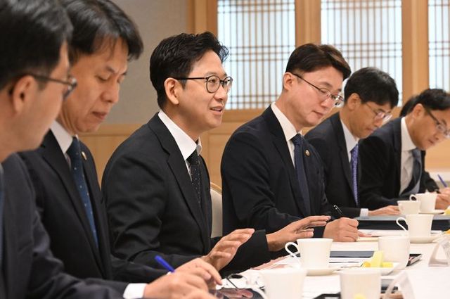 배경훈 부총리 겸 과학기술정보통신부 장관이 20일 서울 종로구 정부서울청사에서 열린 국정운영을 위한 부총리 간 협조 및 협업방안을 논의하는 간담회에서 발언하고 있다. [사진=기획재정부 및 과기정통부]