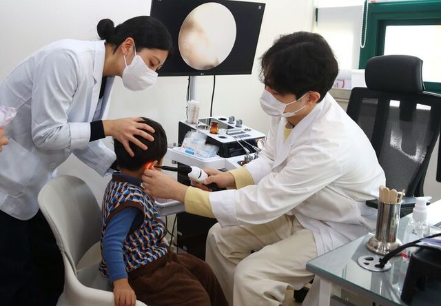 성형외과·피부과 등 비급여 중심의 ‘선택 진료 과목’은 빠르게 늘어난 반면, 소아청소년과·산부인과는 오히려 줄어든 것으로 나타났다. [사진=곡성군]