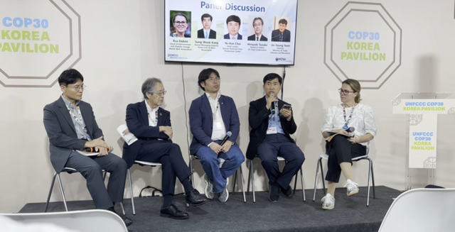 (우측부터) 오사 에크달 세계철강협회 국장, 강성욱 한국철강협회 전무,최요한 생기원 박사, 데즈카 히로유끼 JFE스틸 전무, 윤진영 산업통상부 과장이 탄소저감강재 국제표준 및 시장조성 방안을 논의하고 있다. [사진=한국철강협회]