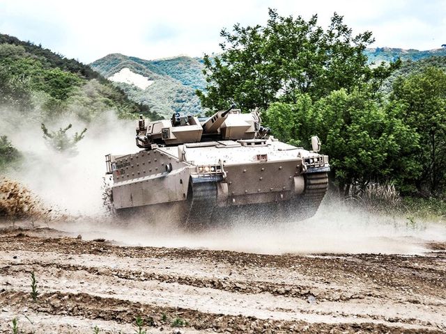 한화에어로스페이스의 레드백 보병전투차량. [사진=한화그룹]