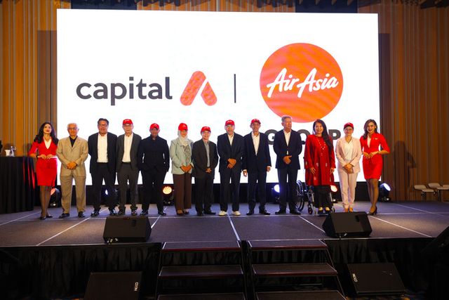 에어아시아 항공 그룹과 캐피털 A 임직원과 이사회 임원들이 이번 발표를 위해 한자리에 모였다. [사진=에어아시아]