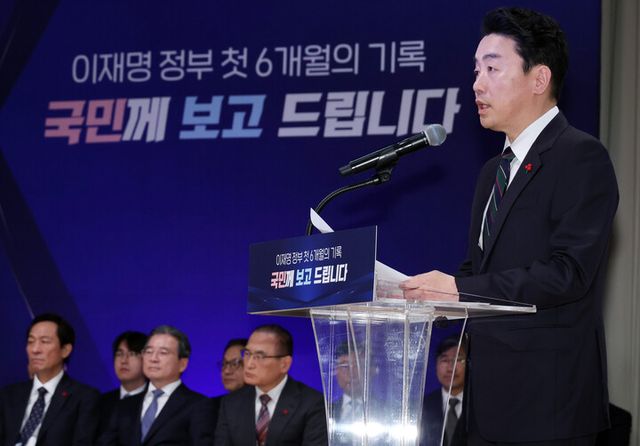 강훈식 비서실장이 지난 7일 용산 대통령실에서 열린 이재명 대통령 정부 6개월 성과 간담회에서 발언하고 있다. [사진=연합뉴스]