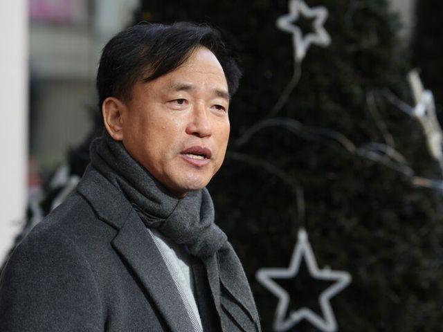 김종철 초대 방송미디어통신위원회(방미통위) 위원장 후보자가 4일 과천시 인사청문회 준비사무실에 출근하며 발언하고 있다. [사진=연합뉴스]