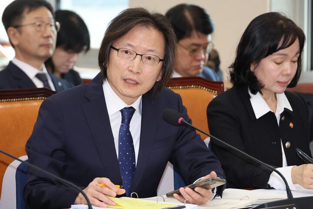 주병기 공정거래위원장이 지난 10월 28일 서울 여의도 국회에서 열린 정무위원회의 공정위 등에 대한 종합감사에서 위원 질의에 답하고 있다. [사진=연합뉴스]