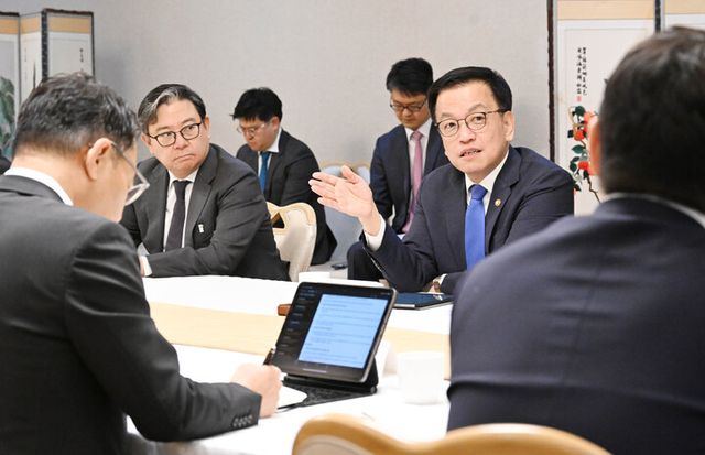 = 최상목 대통령 권한대행 부총리 겸 기획재정부 장관이 13일 정부서울청사에서 열린 투자은행(IB) 간담회에서 발언하고 있다. 2025.2.13 [기획재정부 제공. 재판매 및 DB 금지]