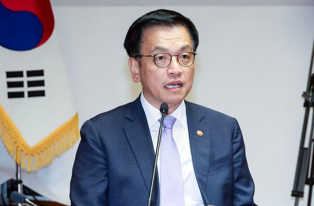 최상목 대통령 권한대행 부총리가 20일 오후 국회 사랑재에서 열린 여야정 국정협의회 첫 회의에서 발언을 하고 있다. [사진=연합뉴스]