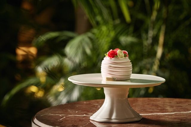 그랜드 조선 제주&nbsp;밸런타인데이 케이크. [사진=조선호텔앤리조트]