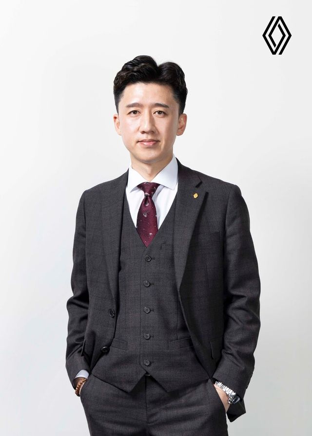 전사 판매왕 차지한 르노코리아 평택대리점 정의영 마스터. [사진=르노코리아]