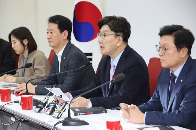 권성동 국민의힘 원내대표가 21일 서울 여의도 국회에서 현안 관련 기자회견을 하고 있다. [사진=연합뉴스]