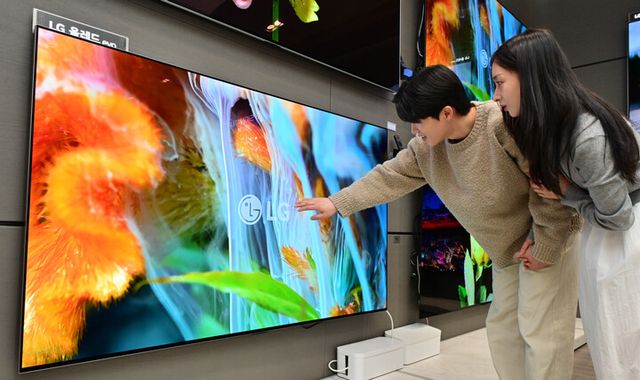 LG전자가 27일부터 LG전자 베스트샵 주요 매장에서 2025년형 올레드 TV 판매를 시작한다. [사진=LG전자]