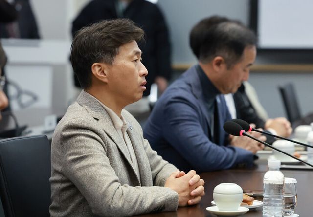 곽노정 SK하이닉스 대표이사 사장이 31일 경기도 SK하이닉스 이천캠퍼스 수펙스(SUPEX)센터에서 진행된 '반도체산업 현장 간담회'에서 발언하고 있다. [사진=연합뉴스]