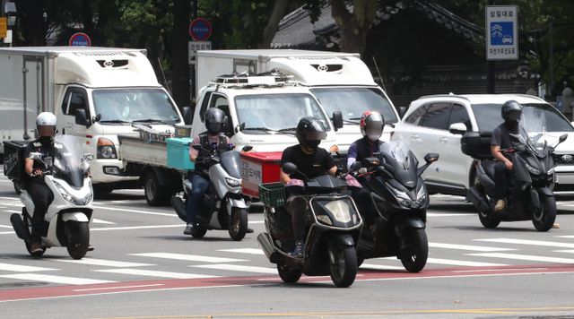 배달 대행업체의 실수도 별점 리뷰에 반영돼 음식점이 피해를 입는 상황이 발생하고 있다. [사진=연합뉴스]