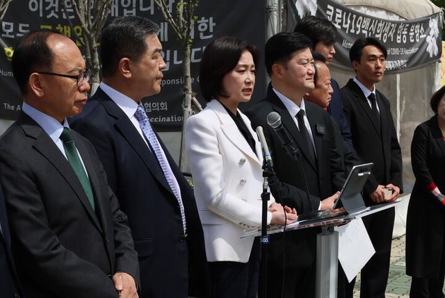 허은아 전 개혁신당 대표가 23일 서울 여의도 국회의사당 앞에서 개혁신당 탈당 선언 기자회견을 열고 발언하고 있다. [사진=연합뉴스]