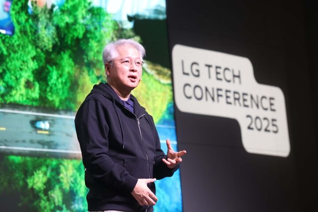 권봉석 (주)LG 부회장이 3일 서울 마곡 LG사이언스파크에서 열린 LG 테크 콘퍼런스에서 환영사를 하고 있는 모습. [사진=LG그룹]