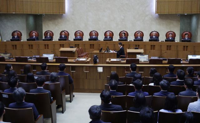 조희대 대법원장을 비롯한 대법관들이 1일 서울 서초구 대법원에서 더불어민주당 이재명 대선 후보의 공직선거법 위반 사건 상고심 선고를 위해 참석해 있다. [사진=연합뉴스]