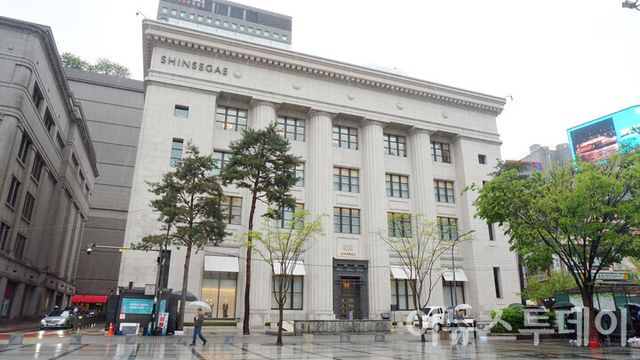 신세계백화점이 옛 제일은행 본점을 재단장한 ‘더 헤리티지’를 열었다. [사진=이뉴스투데이DB]