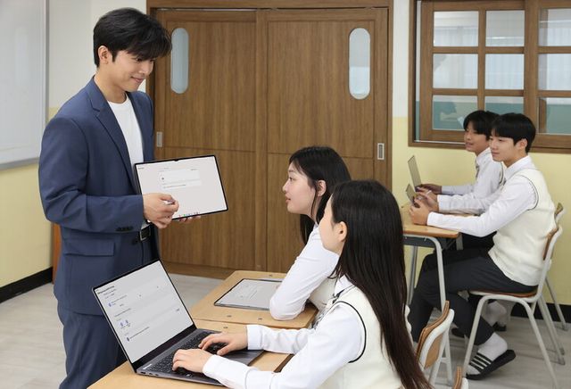삼성전자가 공식 교육 할인 플랫폼 ‘갤럭시 캠퍼스(갤캠스)’ 가입 대상을 초·중·고 교사까지 확대하며 교사 대상 혜택을 강화하고 있다. [사진=삼성전자]