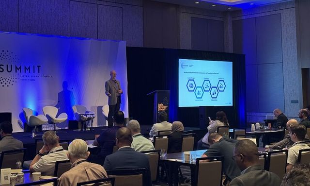 파수가 지난 15일(현지 시각) 미국 텍사스 댈러스에서 열린 ‘데이터 시큐리티 서밋’에 참가해 생성형 AI 시대를 위한 데이터 거버넌스 및 보안 전략을 발표했다. [사진=파수]