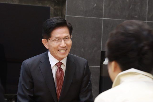 김문수 국민의힘 대선 후보가 24일 대구 달성군 박근혜 전 대통령 사저에서 박 전 대통령을 만나 대화를 나누고 있다. [사진=국민의힘]