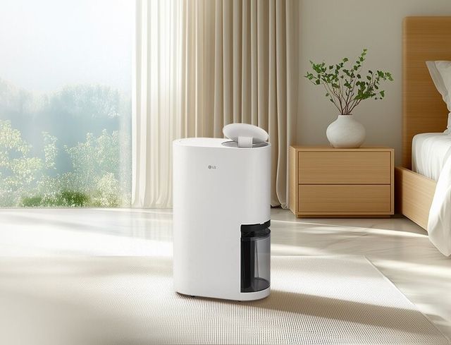 LG전자가 제습 용량을 23L로 늘린 2025년형 ‘LG 휘센 오브제컬렉션 제습기’ 신제품을 출시했다. [사진=LG전자]