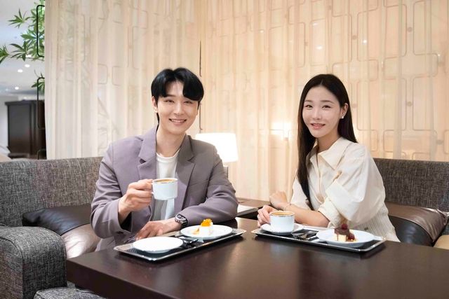 신세계백화점이 업계 최초로 미쉐린 스타 레스토랑과의 공식 파트너십을 맺고 VIP 고객이 이용하는 라운지에서 스타 쉐프의 디저트를 소개한다. [사진=신세계백화점]