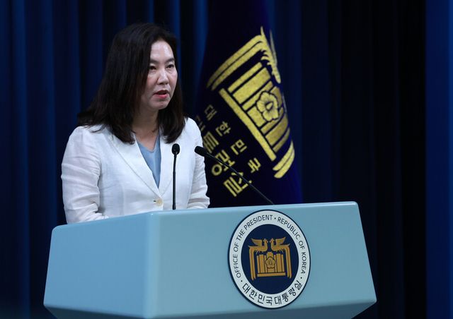 강유정 대통령실 대변인이 19일 대통령실에서 브리핑을 하고 있다. [사진=연합뉴스]