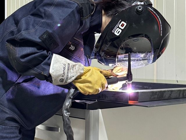 안전과 기능을 우선시하던 워크웨어(Workwear·작업복)가 MZ세대의 감성을 입고 ‘힙한 옷’으로 다시 태어났다. [사진=형지엘리트]