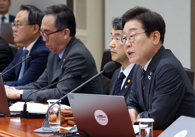 이재명 대통령이 19일 용산 대통령실에서 열린 국무회의에서 발언하고 있다. [사진=연합뉴스]
