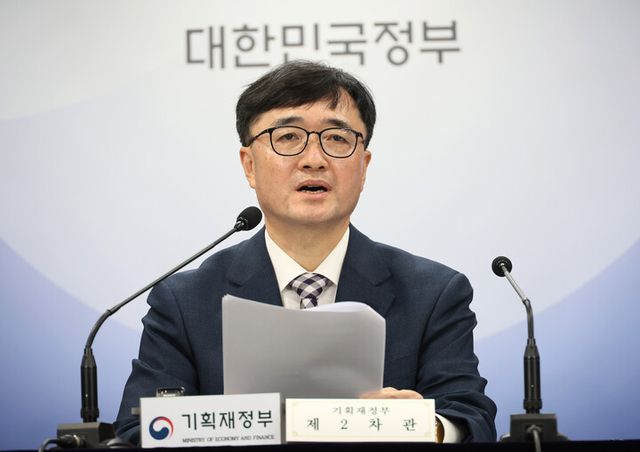 임기근 기획재정부 2차관이 20일 서울 종로구 정부서울청사에서 2024년도 공공기관 경영평가 결과에 대해 브리핑하고 있다. [사진=연합뉴스]