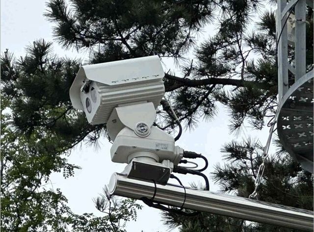 최근 통영시에 설치된 재해ㆍ재난 감시용 엘유프로 AI 카메라 (SV1-DS1001). [사진제공=엘유프로젠]&nbsp;