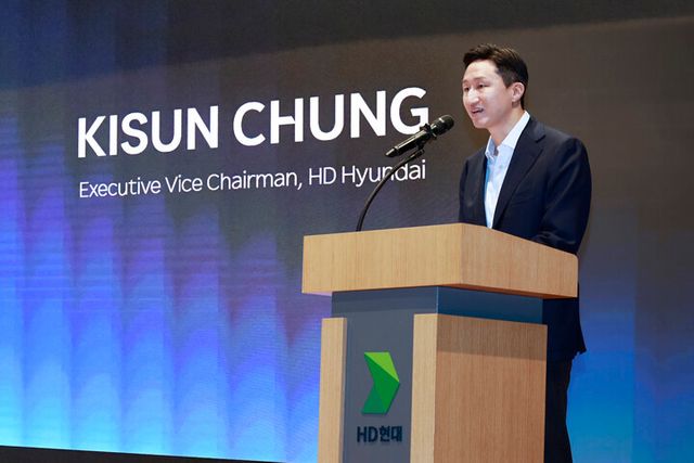 정기선 HD현대 수석부회장이 24일 HD현대 글로벌R&D센터에서 열린 '한·미 조선협력 전문가 포럼'에서 개회사를 하고 있다. [사진=HD현대]