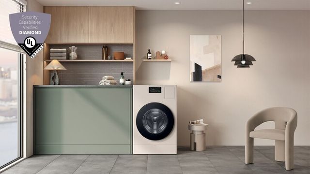삼성 ‘비스포크 AI 콤보’ 일체형 세탁건조기가 UL 솔루션즈 IoT 보안 평가에서 최고 등급인 ‘다이아몬드’를 획득했다. [사진=삼성전자]