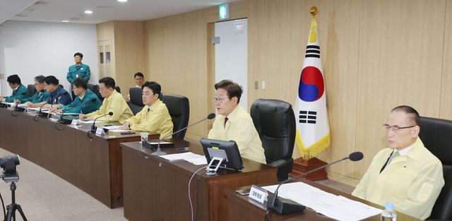 이재명 대통령이 5일 서울 용산 대통령실 국가안전보장회의(NSC) 회의실에서 열린 안전치안점검회의에 참석해 발언하고 있다. [사진=연합뉴스]