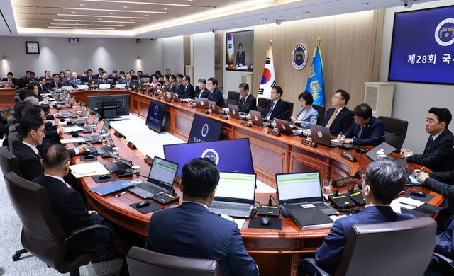 이재명 대통령이 1일 서울 용산 대통령실 청사에서&nbsp;국무회의를 주재하며 발언하고 있다. [사진=연합뉴스]