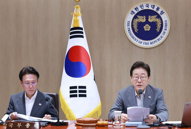 이재명 대통령이 15일 서울 용산 대통령실 청사에서 열린 국무회의에서 발언하고 있다. [사진=연합뉴스]