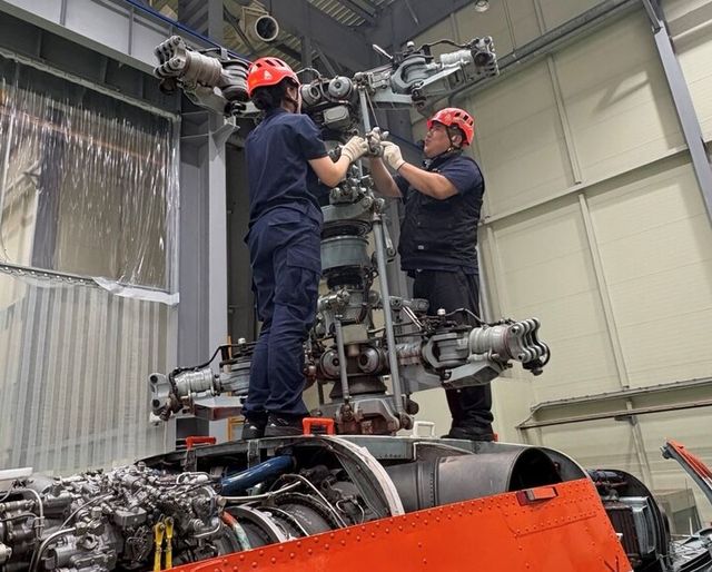 정비 중인 산림항공본부 Ka-32 헬기. [사진=산림청]