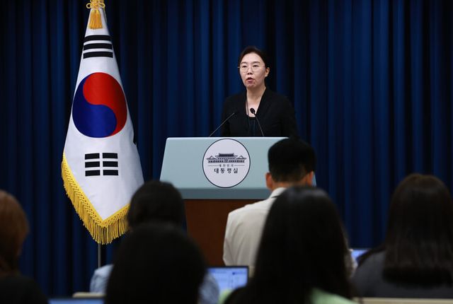 강유정 대통령실 대변인이 24일 서울 용산 대통령실 청사에서 현안 브리핑을 하고 있다. [사진=연합뉴스]