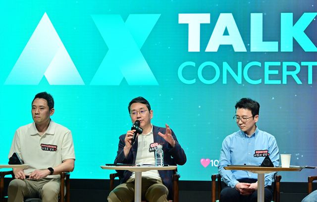 조주완 LG전자 CEO가 ‘AX 토크콘서트’에서 AI 기술의 중요성을 강조, AX 확산에 앞장서겠다고 밝혔다. [사진=LG전자]