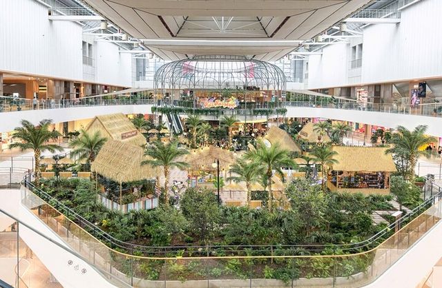 더현대 서울 하와이 테마 연출. [사진=현대백화점]