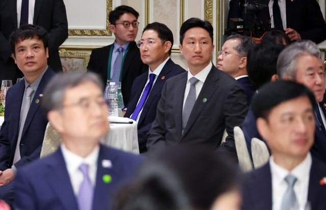 조현준 효성그룹 회장, 정기선 HD현대 부회장 등 기업인들이 11일 청와대 영빈관에서 열린 한·베트남 공식 만찬에 참석해 있다. [사진=연합뉴스]