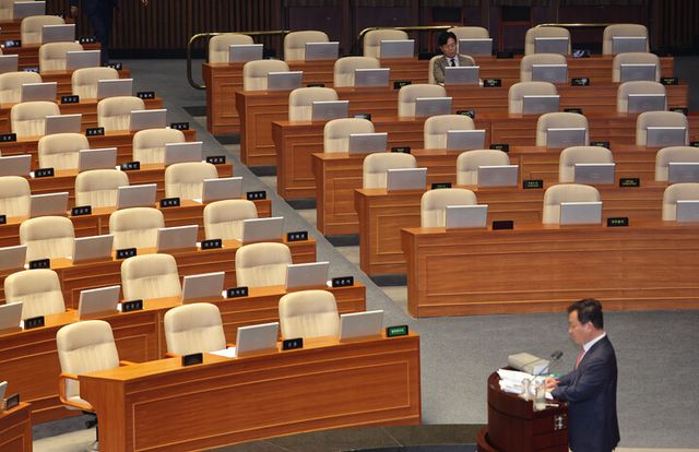 김형동 국민의힘 의원이 23일 서울 여의도 국회 본회의에서 노란봉투법(노동조합 및 노동관계조정법 일부개정법률안)에 대한 무제한 토론을 하고 있다. [사진=연합뉴스]