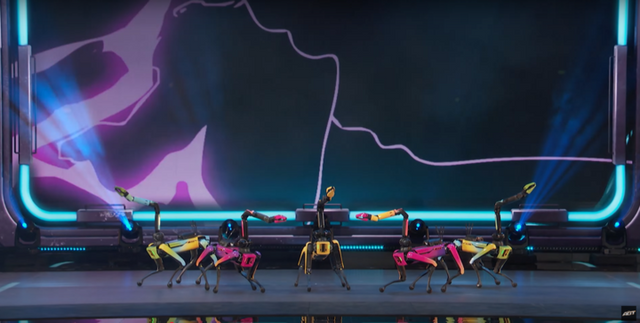 26일 미국 TV쇼 ‘아메리카 갓 탤런트’ 생방송 무대에서 보스턴다이나믹스 스팟이 안무를 선보이고 있다. [사진=아메리카 갓 탤런트 유튜브 채널]