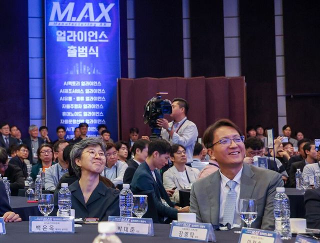 ‘제조 AX 얼라이언스 출범식’에 참여한 박대준 쿠팡 대표(오른쪽). [사진=쿠팡]