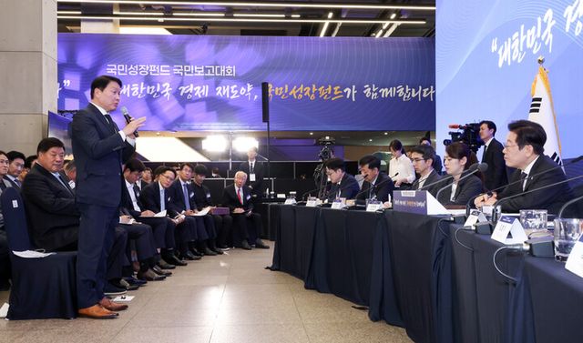 최태원 대한상공회의소 회장 겸 SK그룹 회장이 10일 서울 마포구 프론트원에서 열린 국민성장펀드 보고대회에서 발언하고 있다. [사진=연합뉴스]